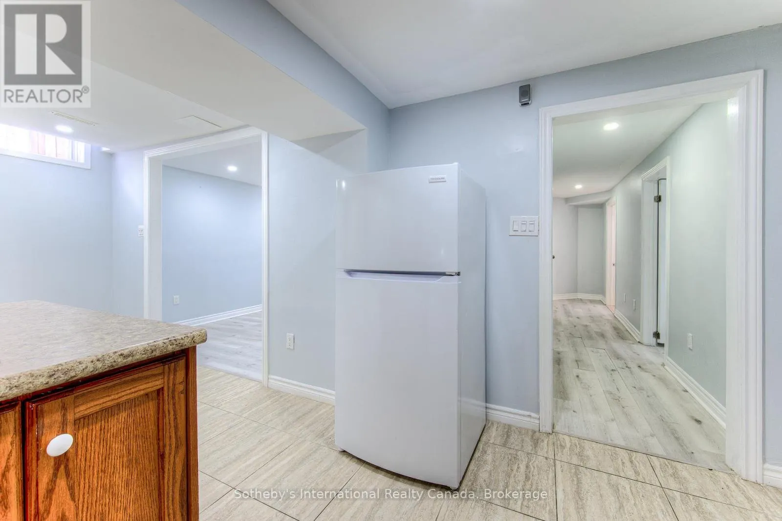 157 TWIN CRESCENT