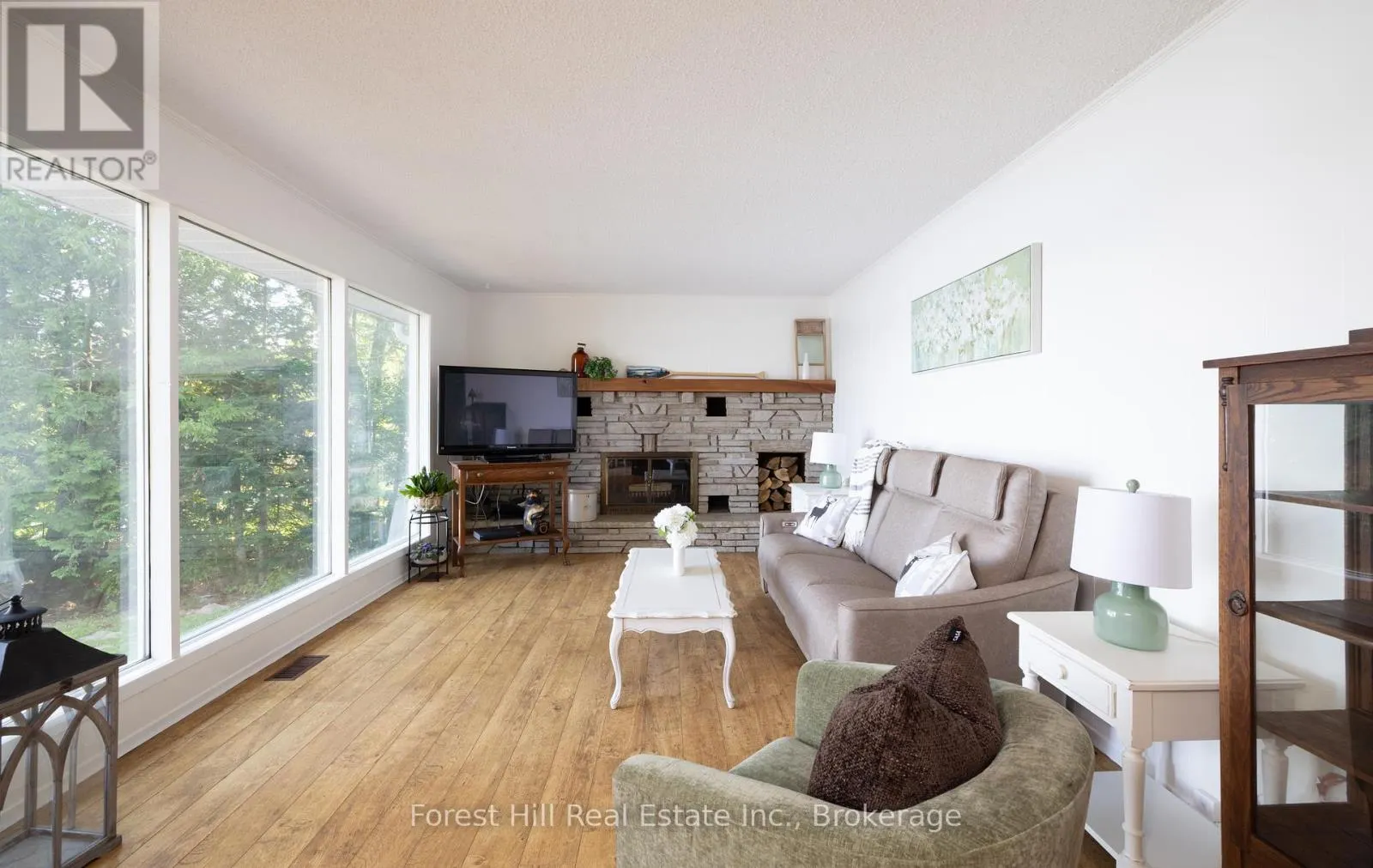 6 TRILLIUM LANE