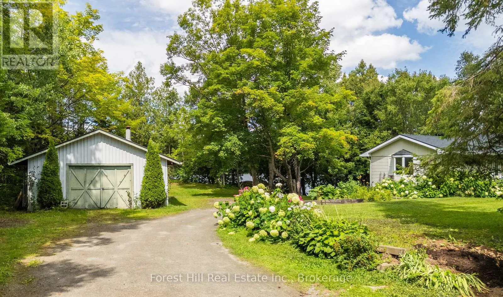 6 TRILLIUM LANE