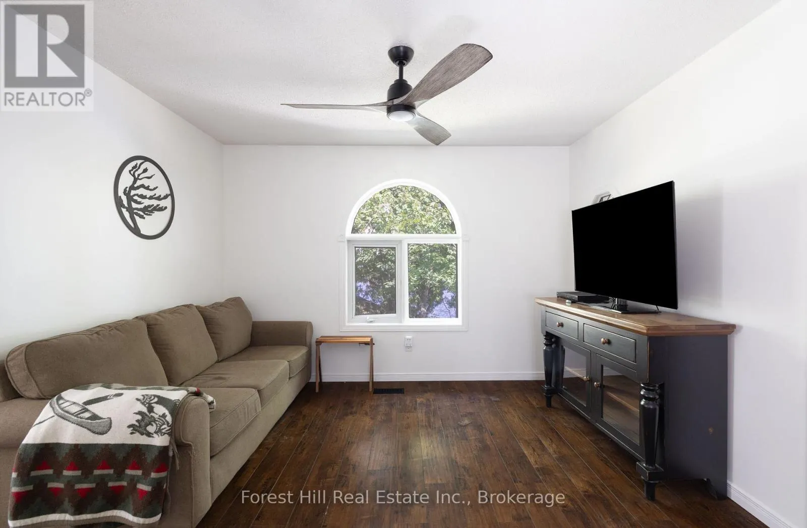 6 TRILLIUM LANE