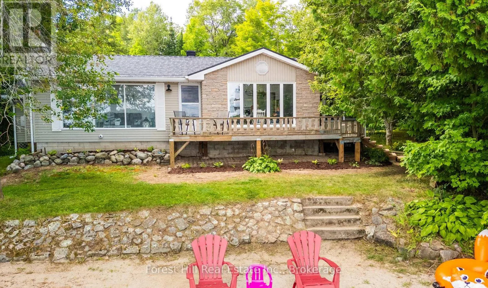 6 TRILLIUM LANE