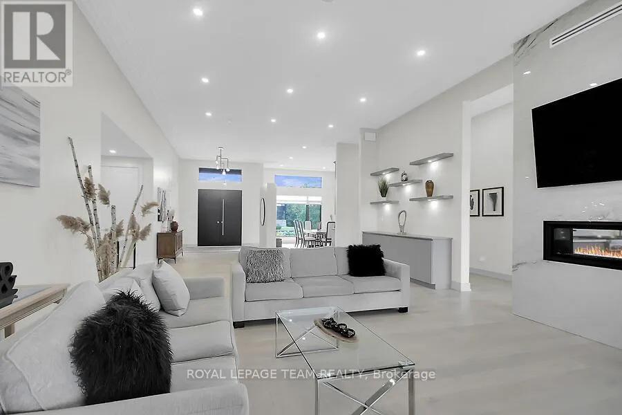 6865 PEBBLE TRAIL WAY