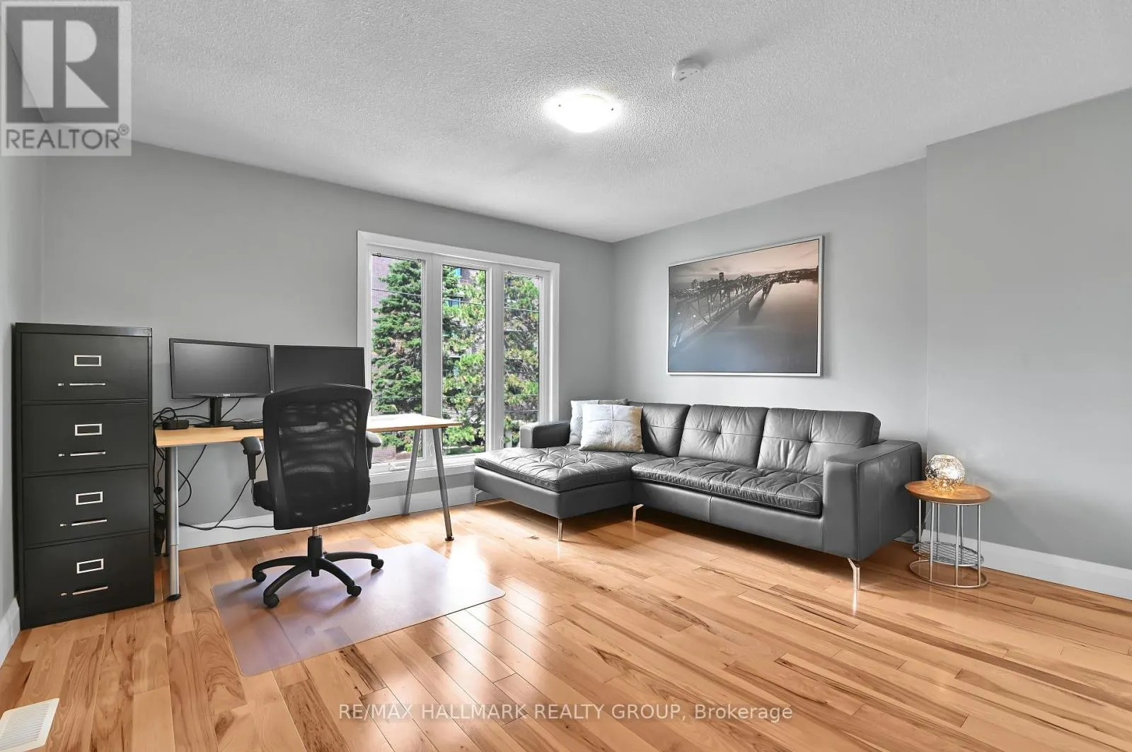 3 - 74 SOMERSET STREET W