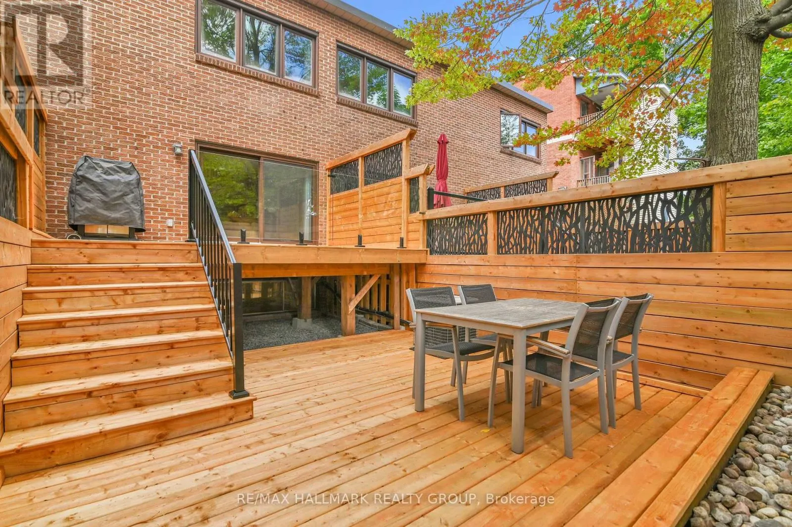 3 - 74 SOMERSET STREET W