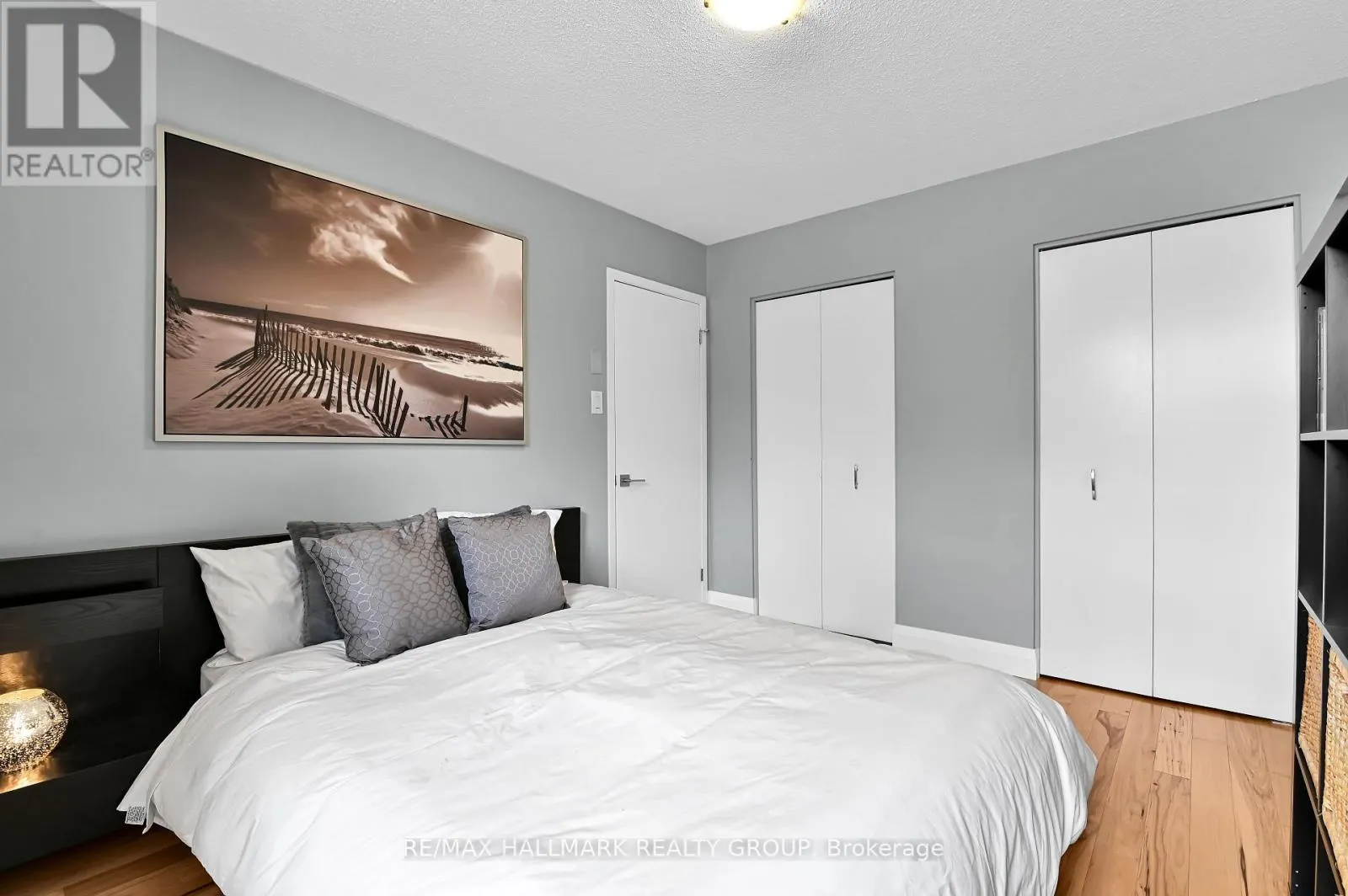 3 - 74 SOMERSET STREET W