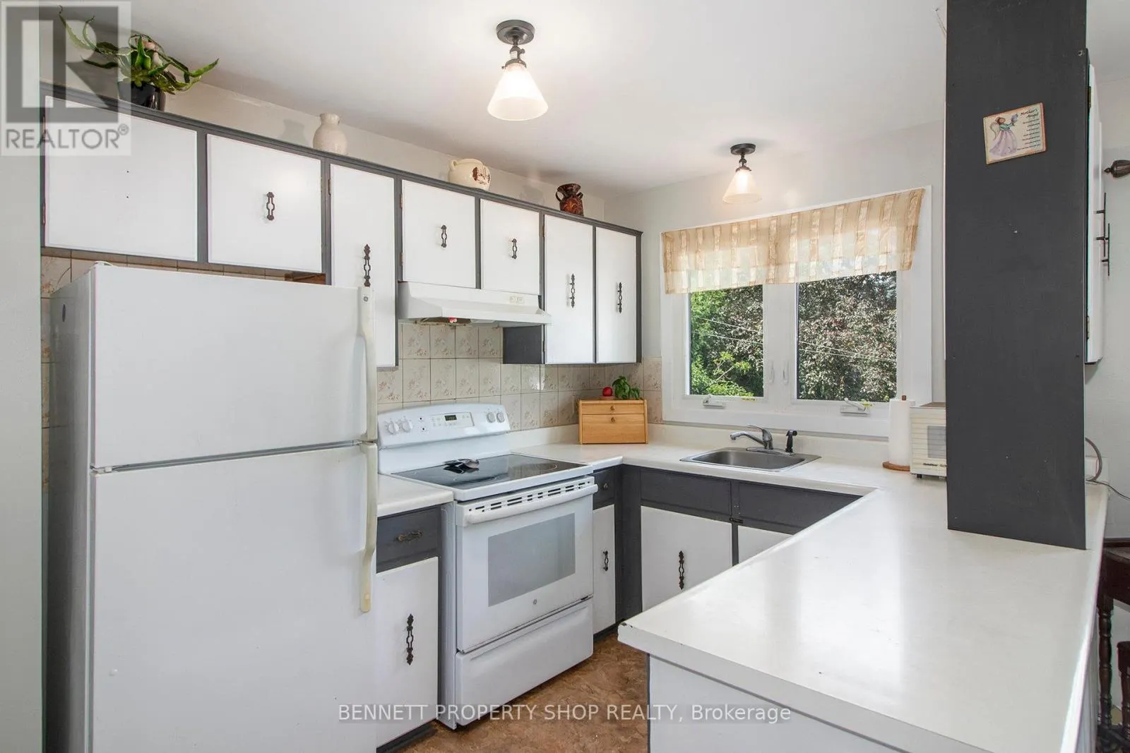 303 GLENEAGLES AVENUE