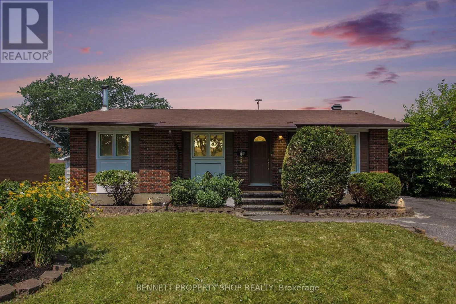303 GLENEAGLES AVENUE