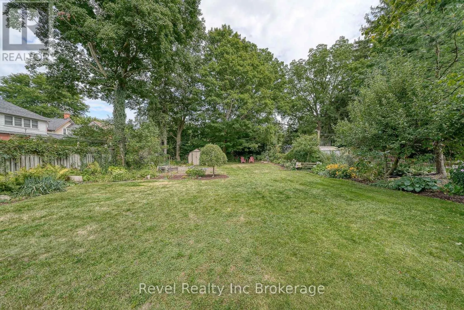 140 VANSITTART AVENUE