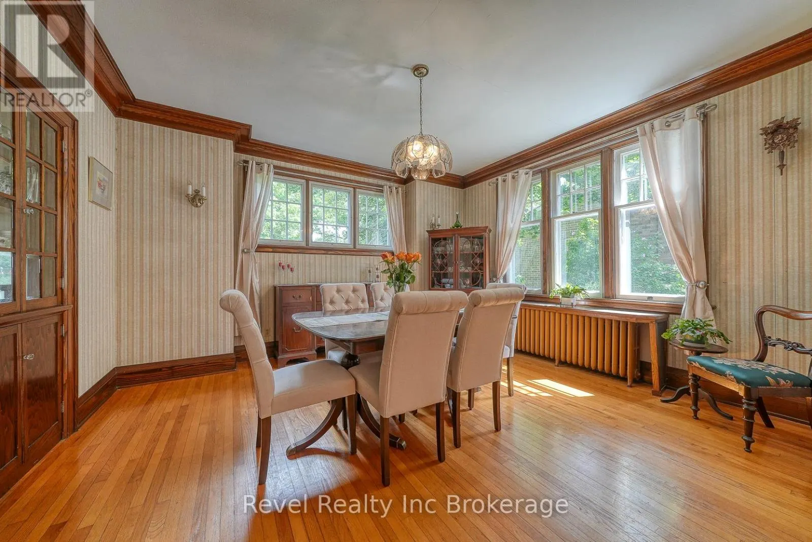 140 VANSITTART AVENUE