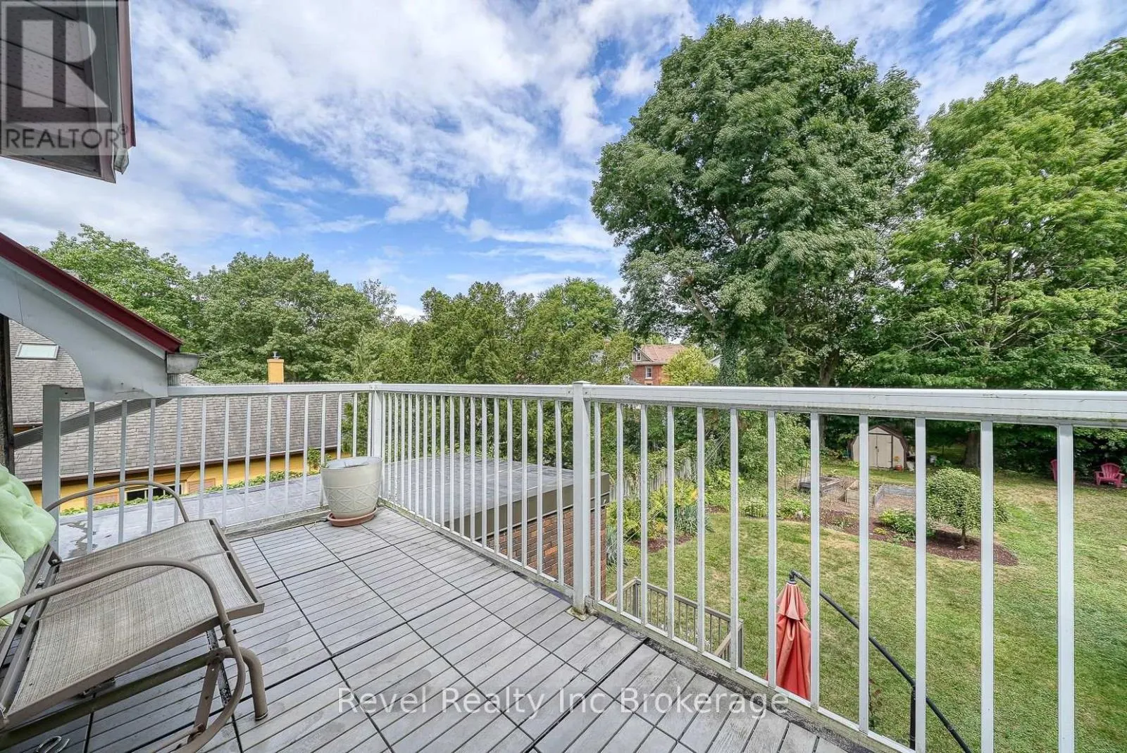 140 VANSITTART AVENUE