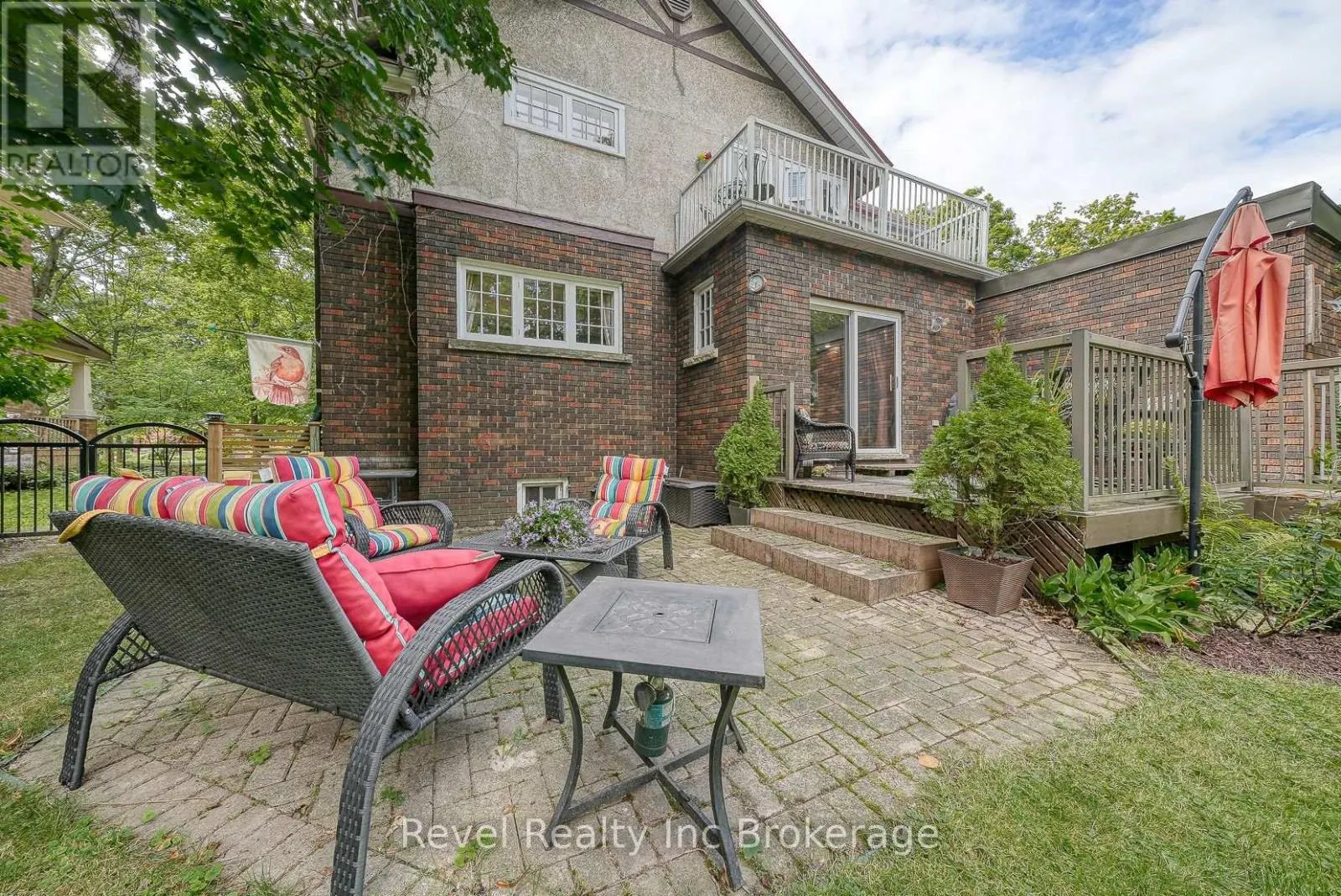 140 VANSITTART AVENUE