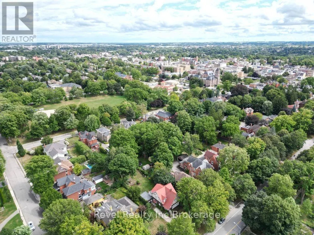 140 VANSITTART AVENUE