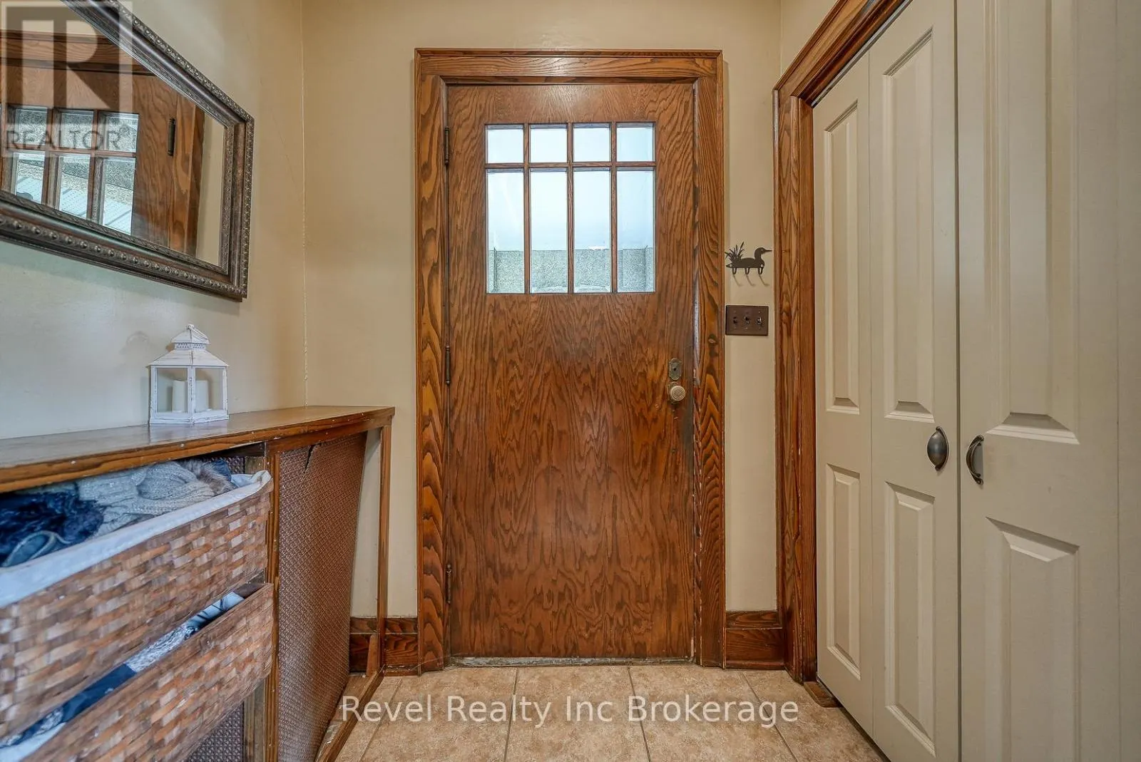 140 VANSITTART AVENUE