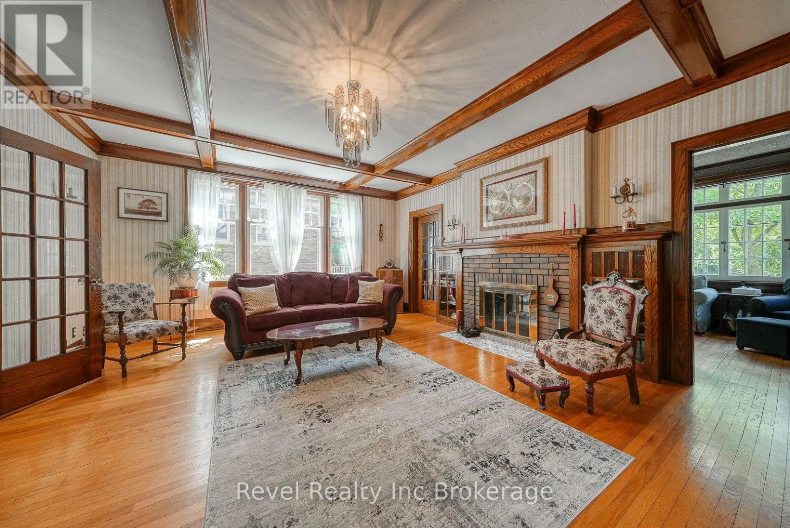 140 VANSITTART AVENUE