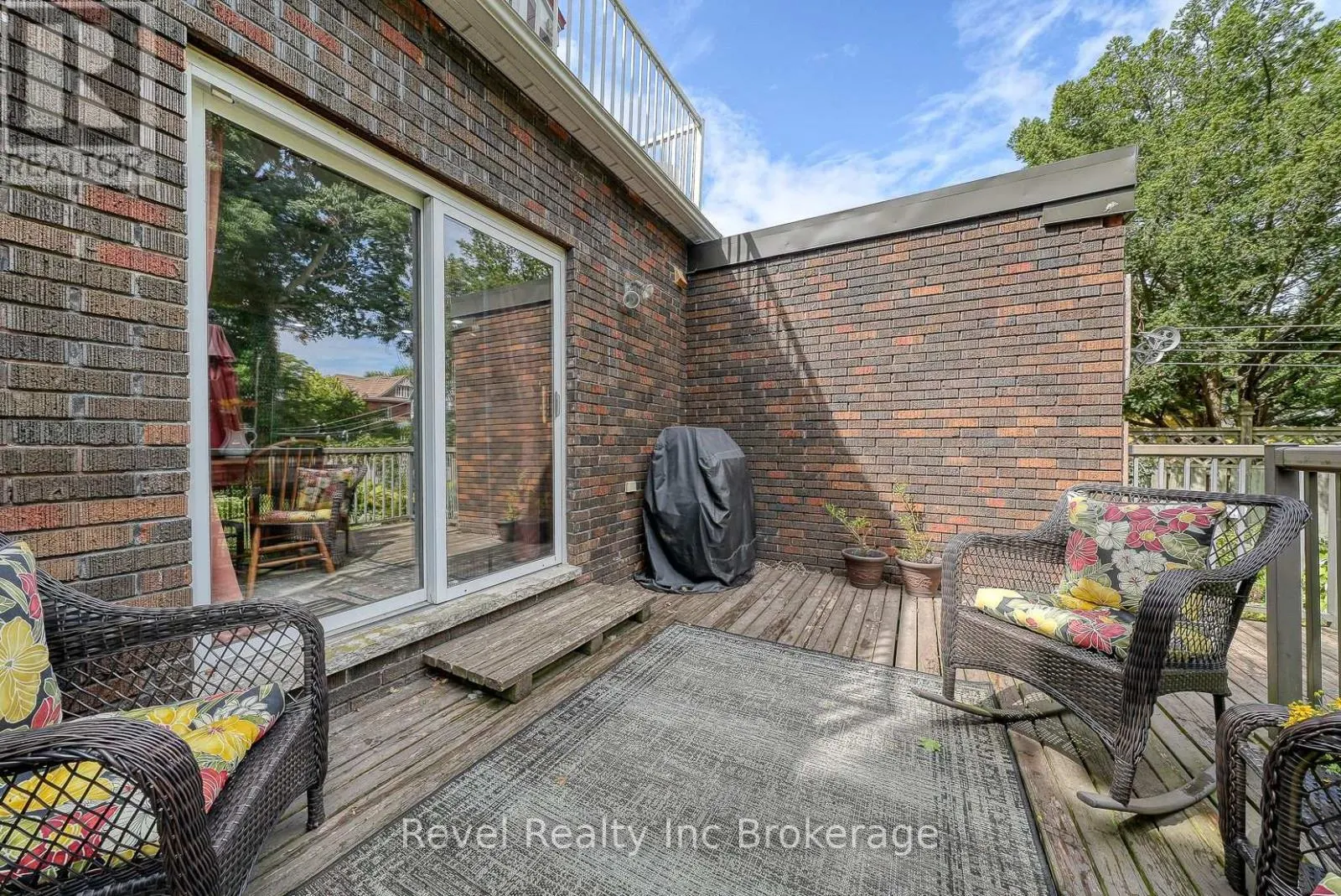 140 VANSITTART AVENUE