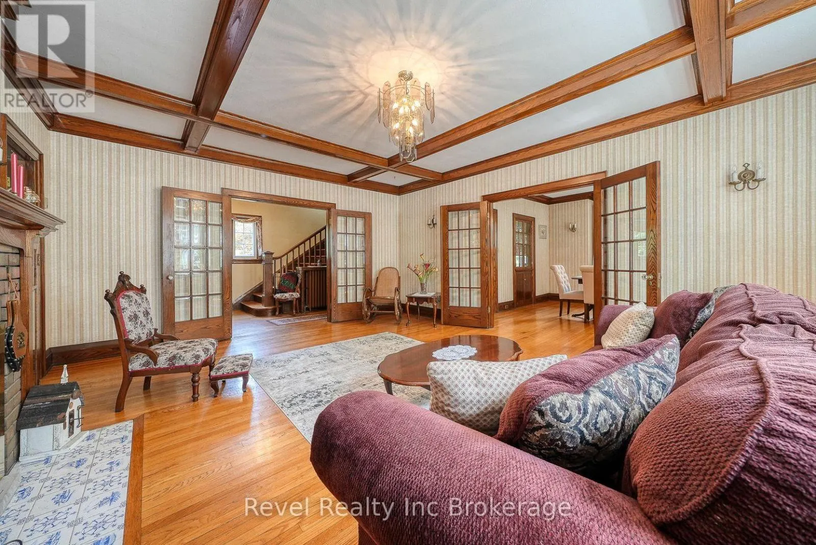 140 VANSITTART AVENUE