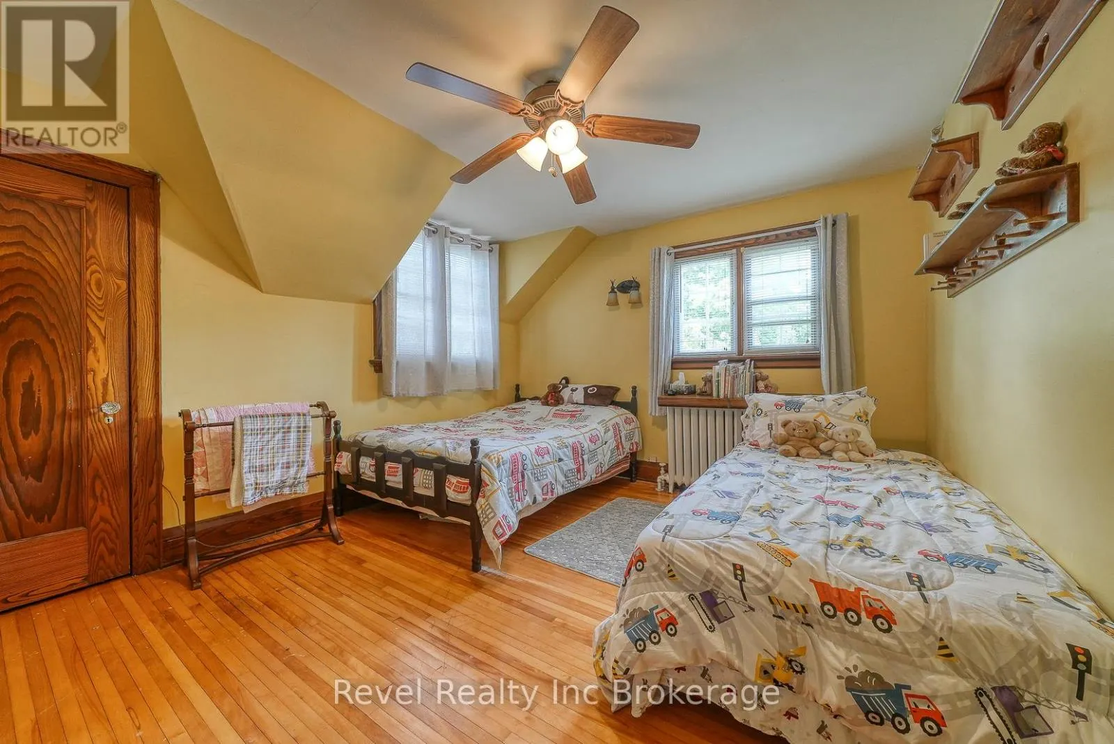 140 VANSITTART AVENUE