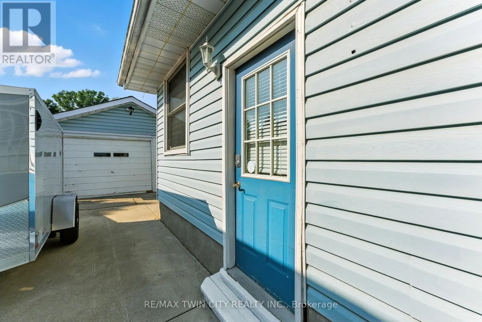 28 BALDWIN AVENUE