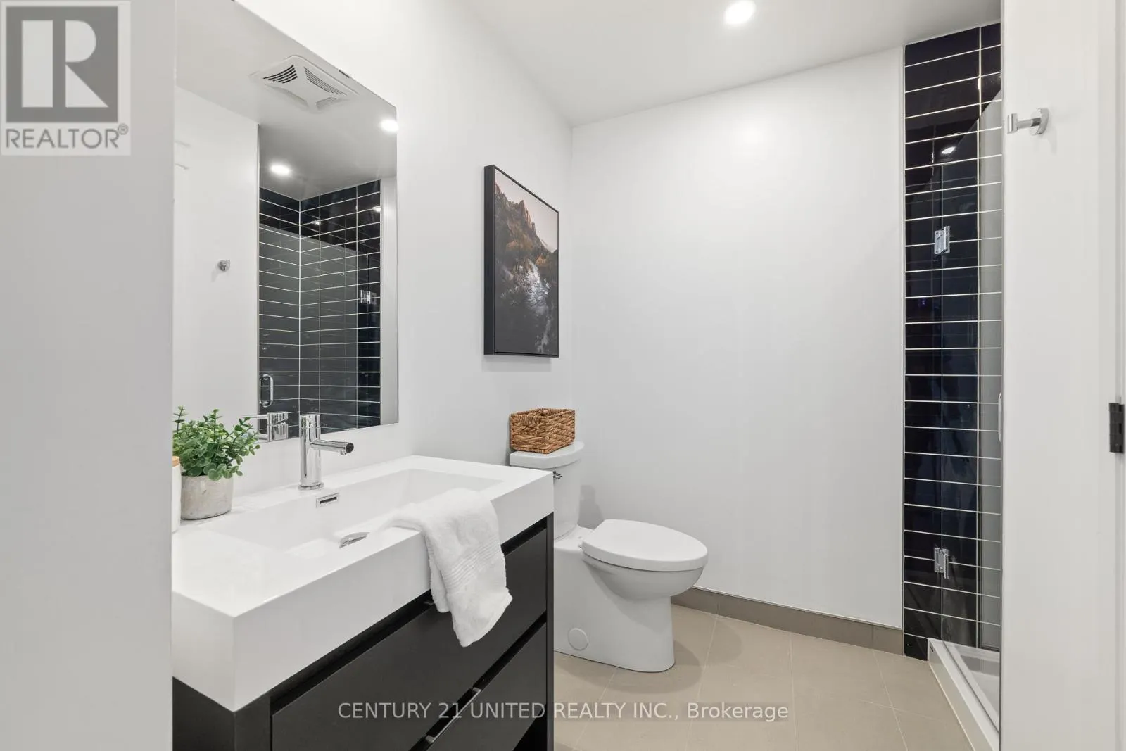 605 - 195 HUNTER STREET E, #605