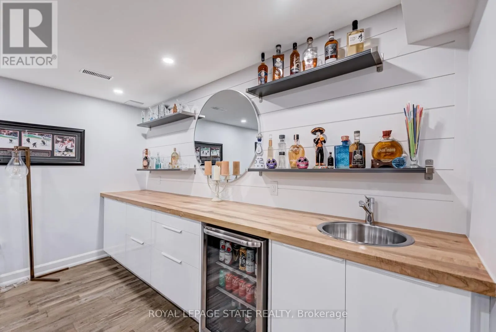 1105 HARROGATE DRIVE