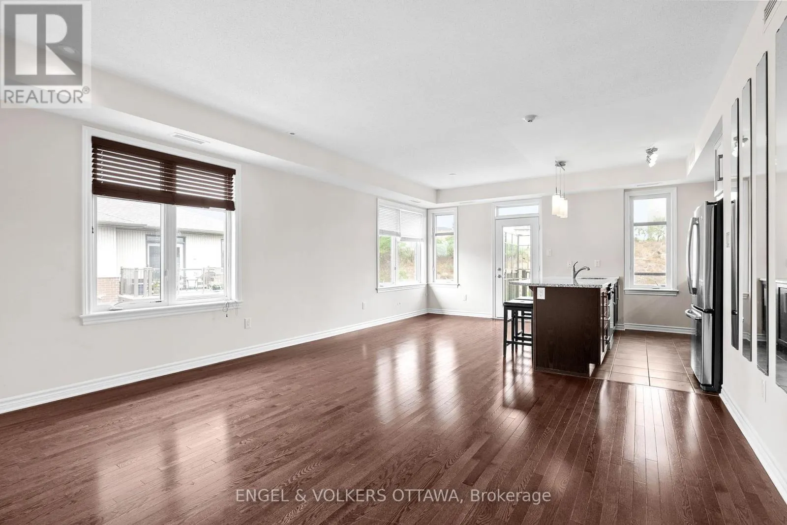 302 - 180 GUELPH PRIVATE