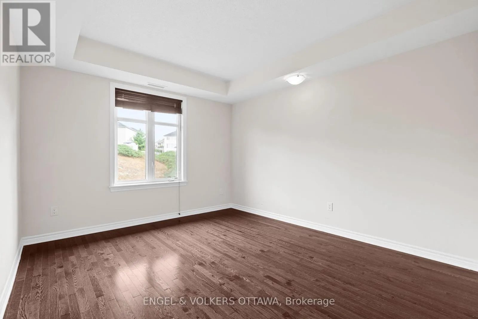 302 - 180 GUELPH PRIVATE