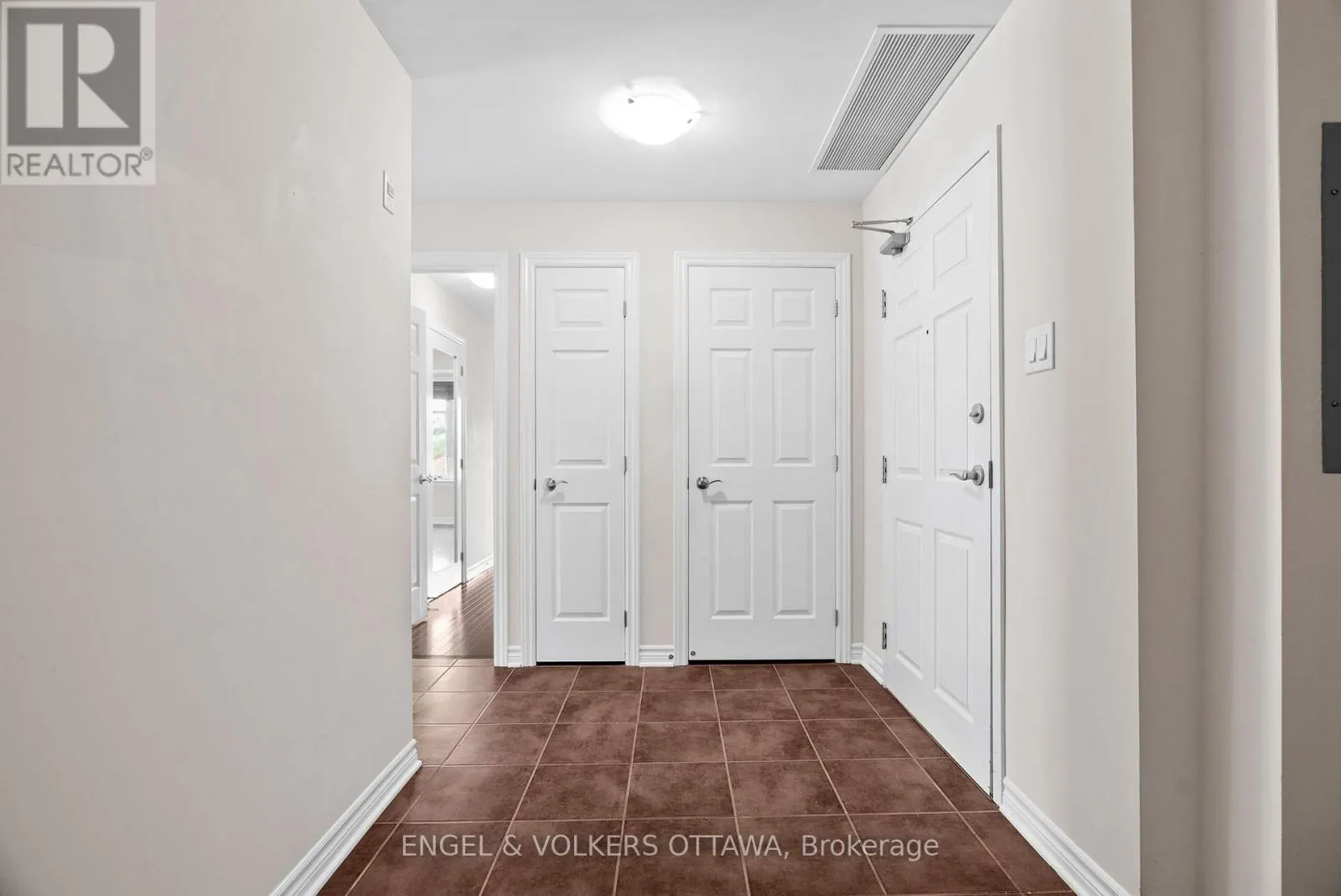 302 - 180 GUELPH PRIVATE