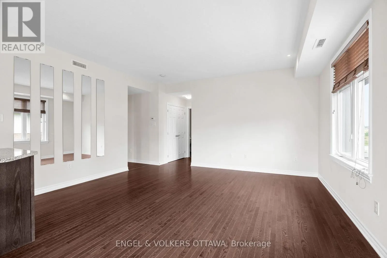 302 - 180 GUELPH PRIVATE
