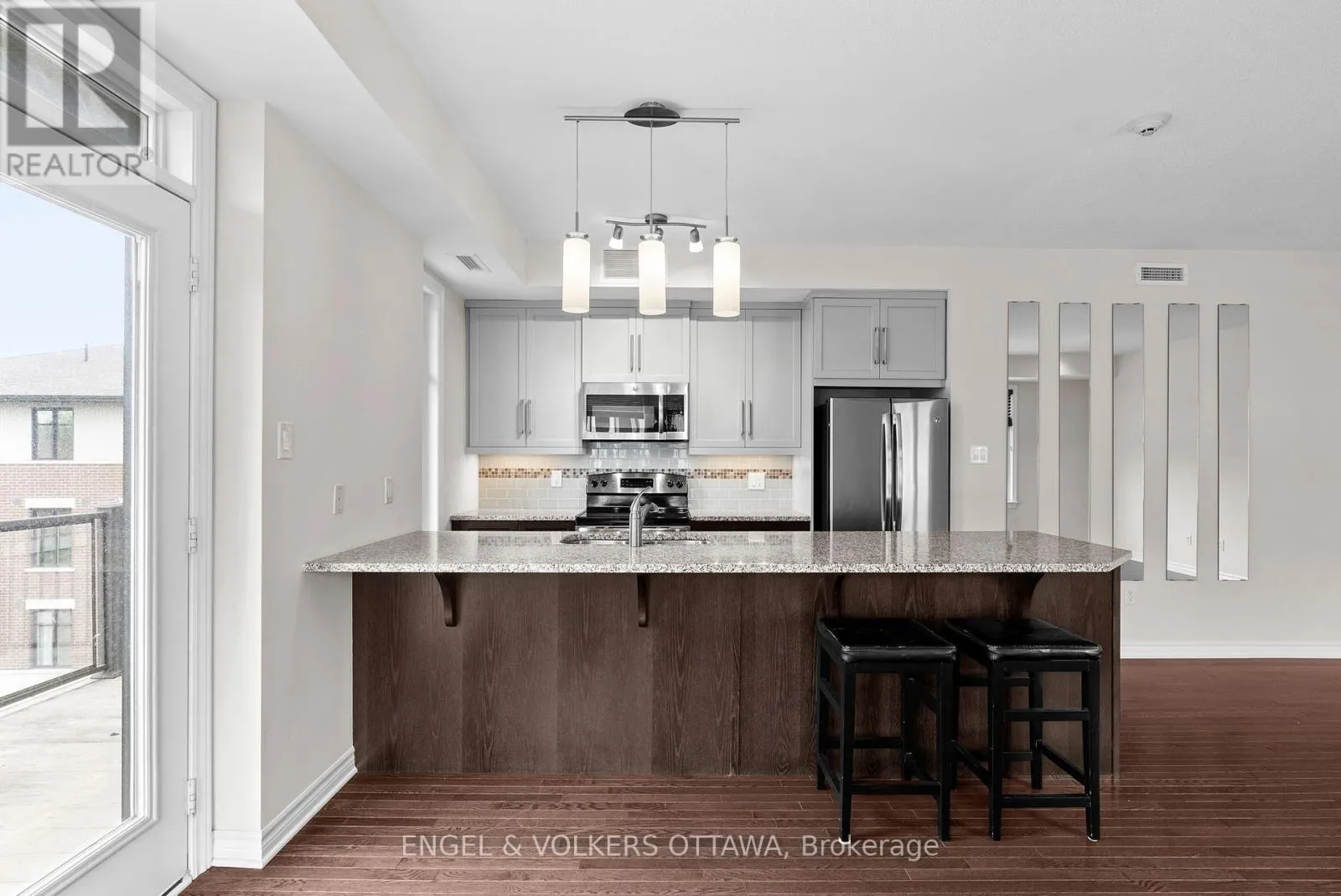 302 - 180 GUELPH PRIVATE