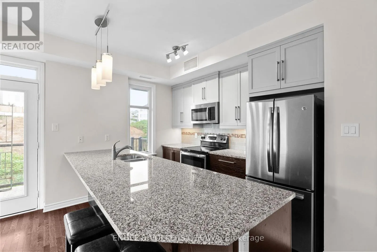 302 - 180 GUELPH PRIVATE