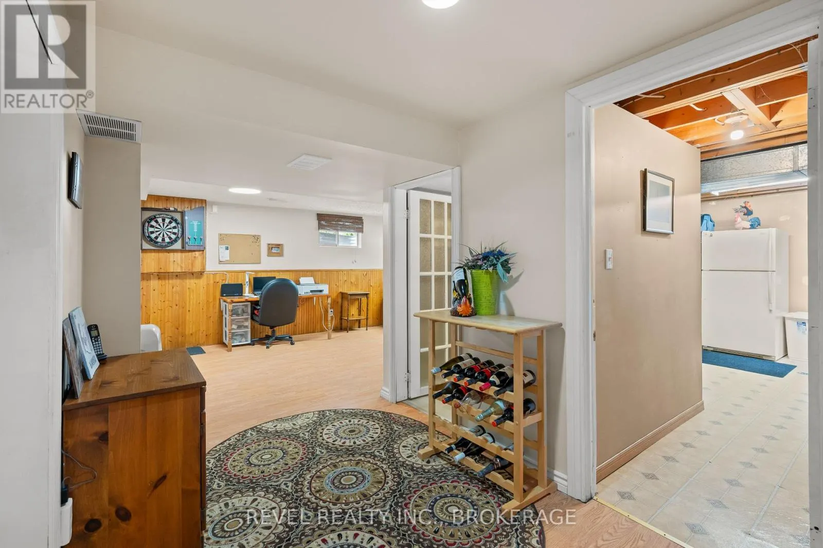 842 LANCASTER DRIVE