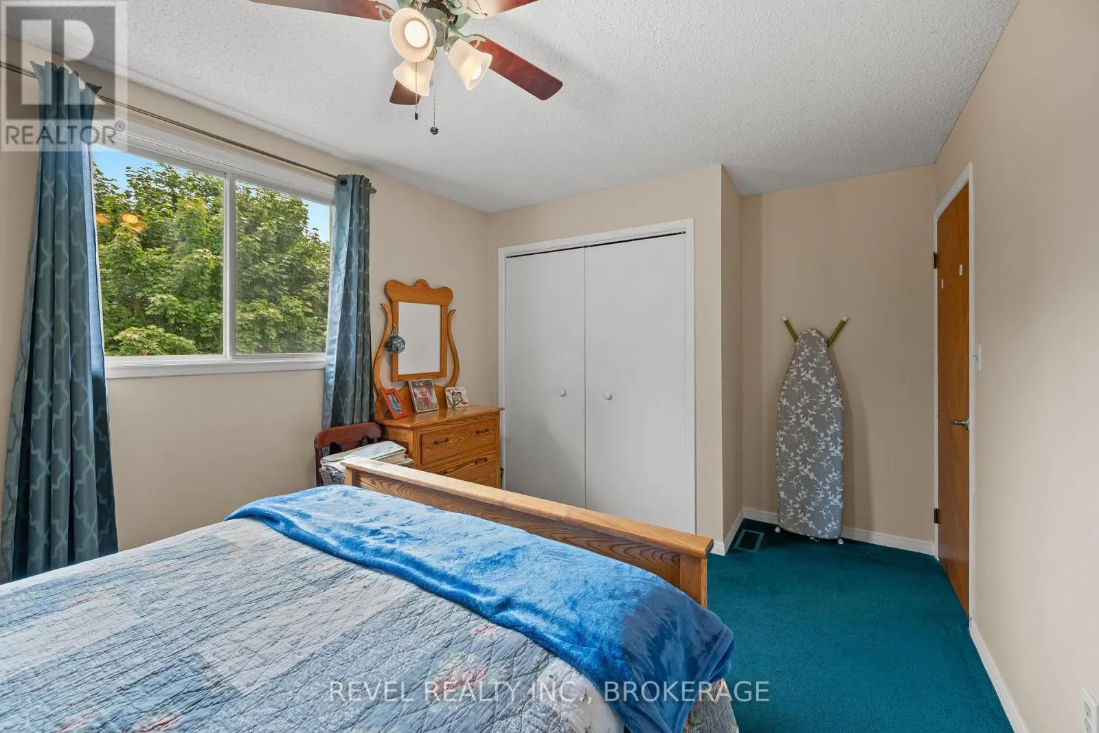 842 LANCASTER DRIVE
