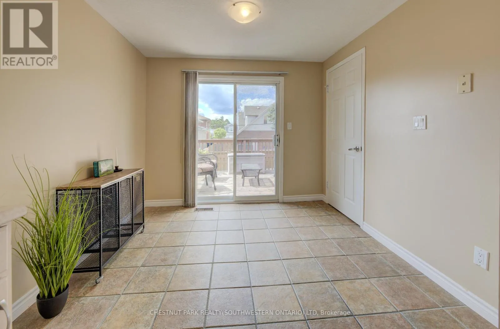 34 4TH AVENUE