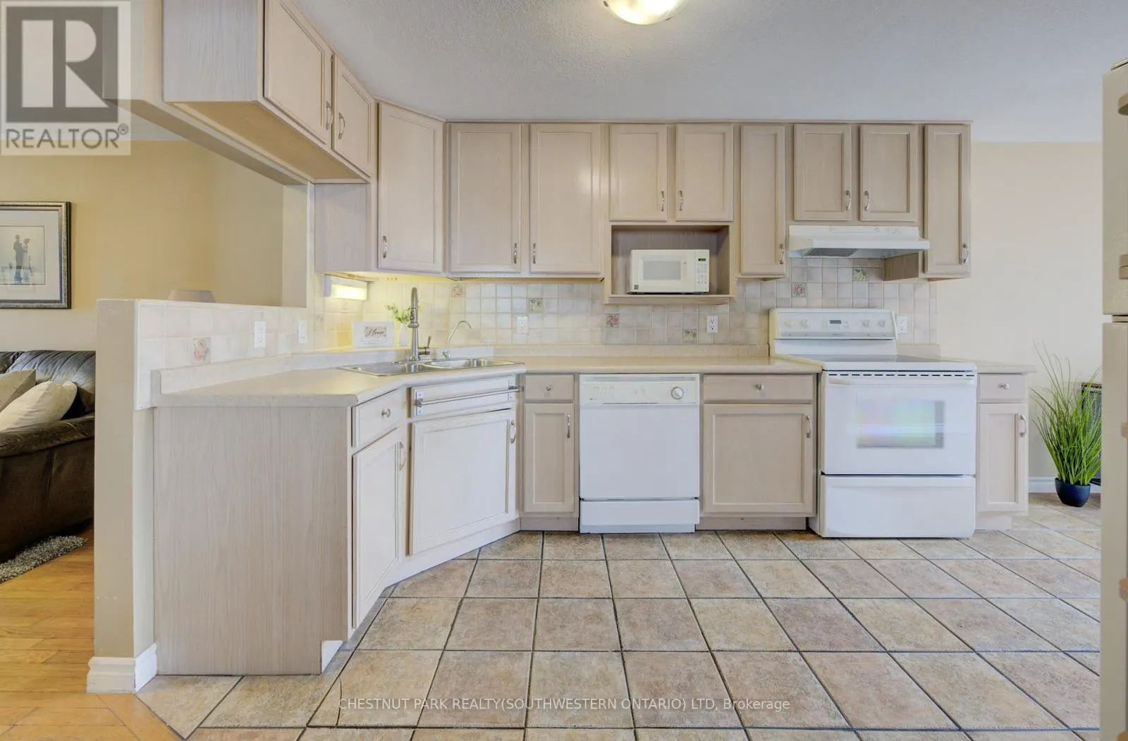 34 4TH AVENUE