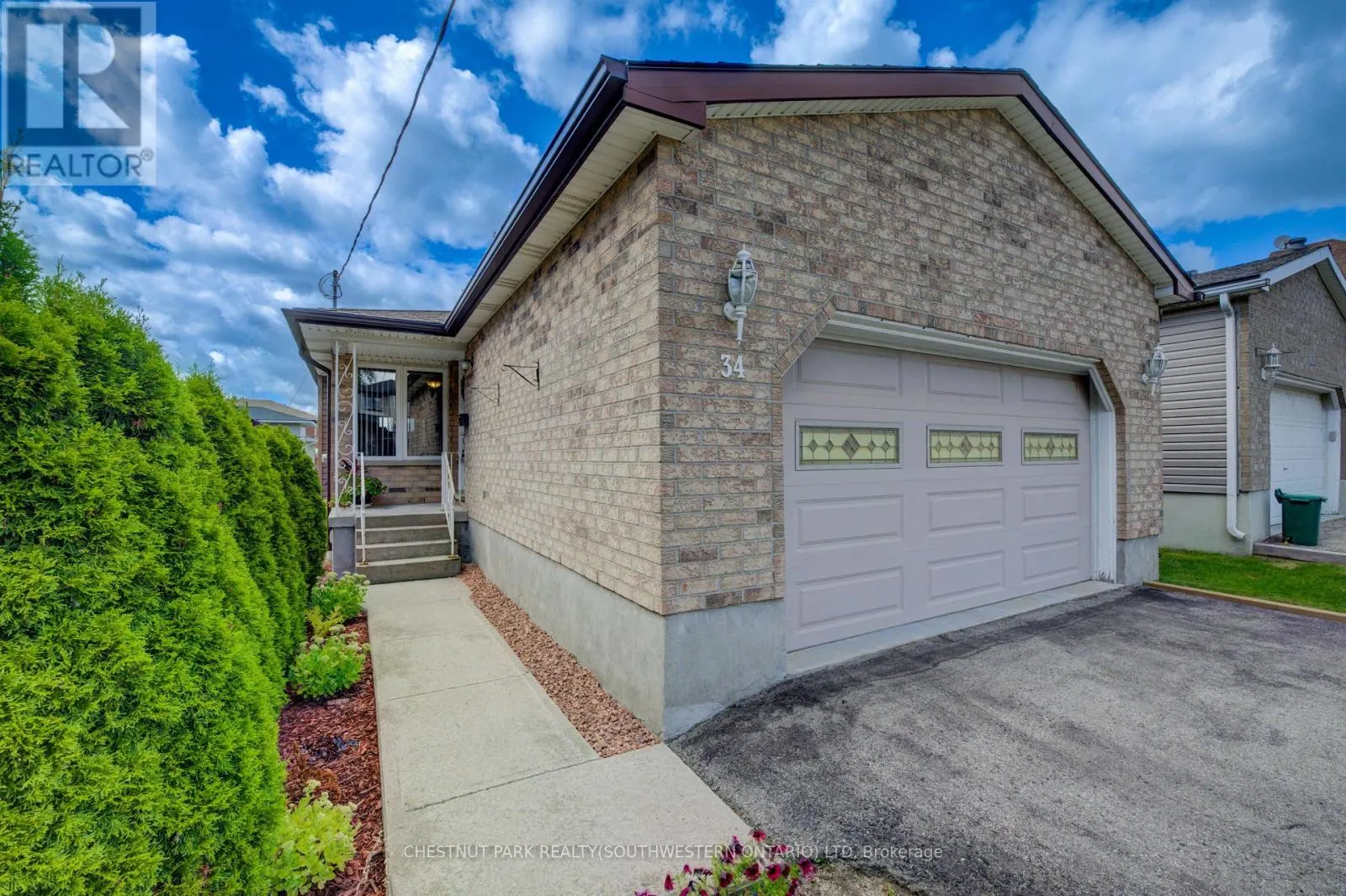 34 4TH AVENUE