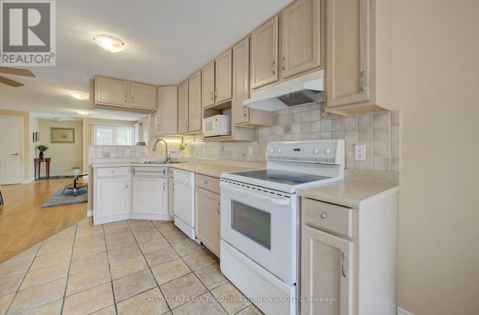 34 4TH AVENUE