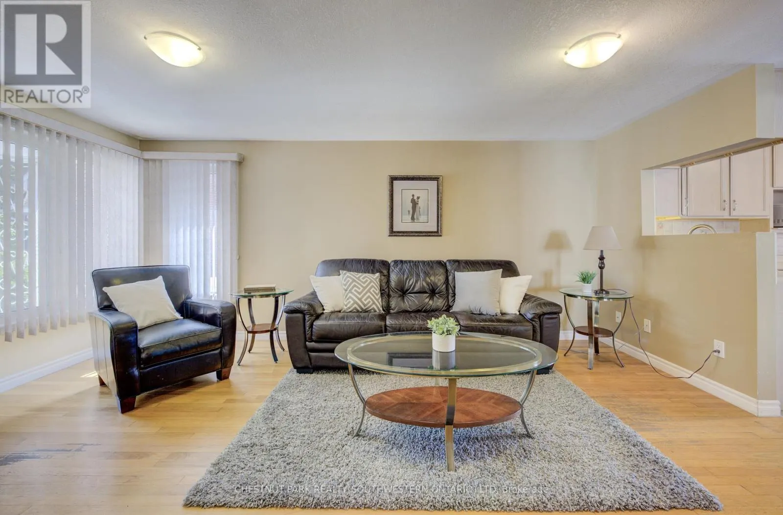 34 4TH AVENUE