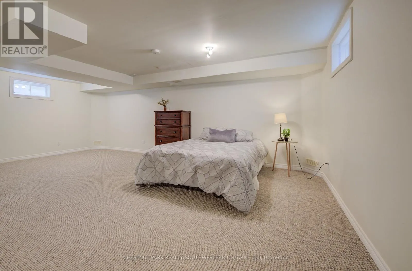 34 4TH AVENUE