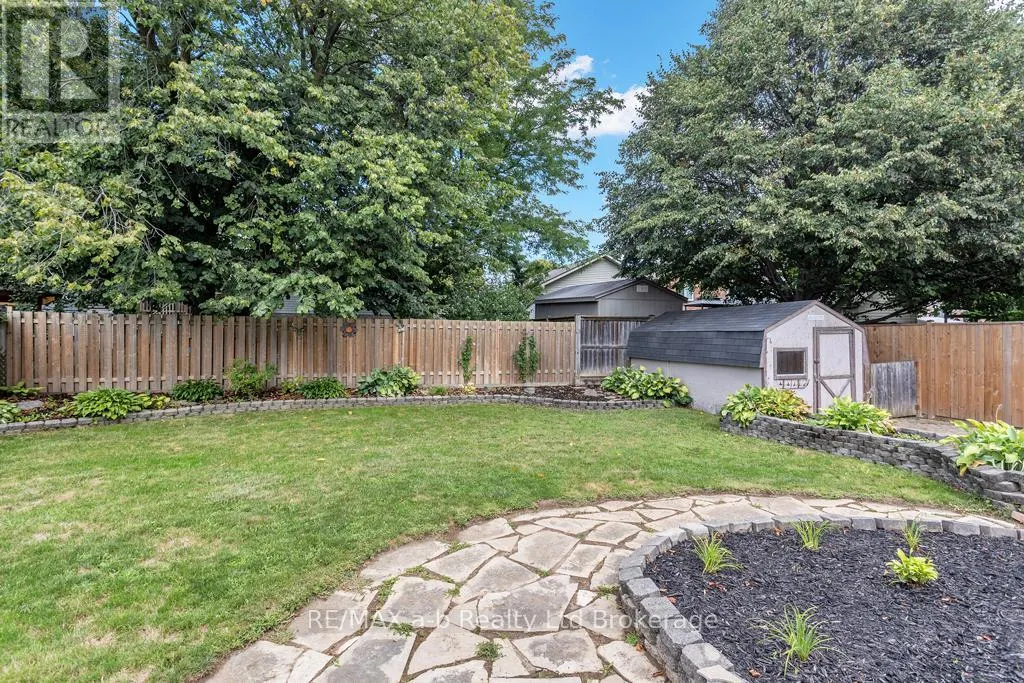 53 WOODLAND CRESCENT