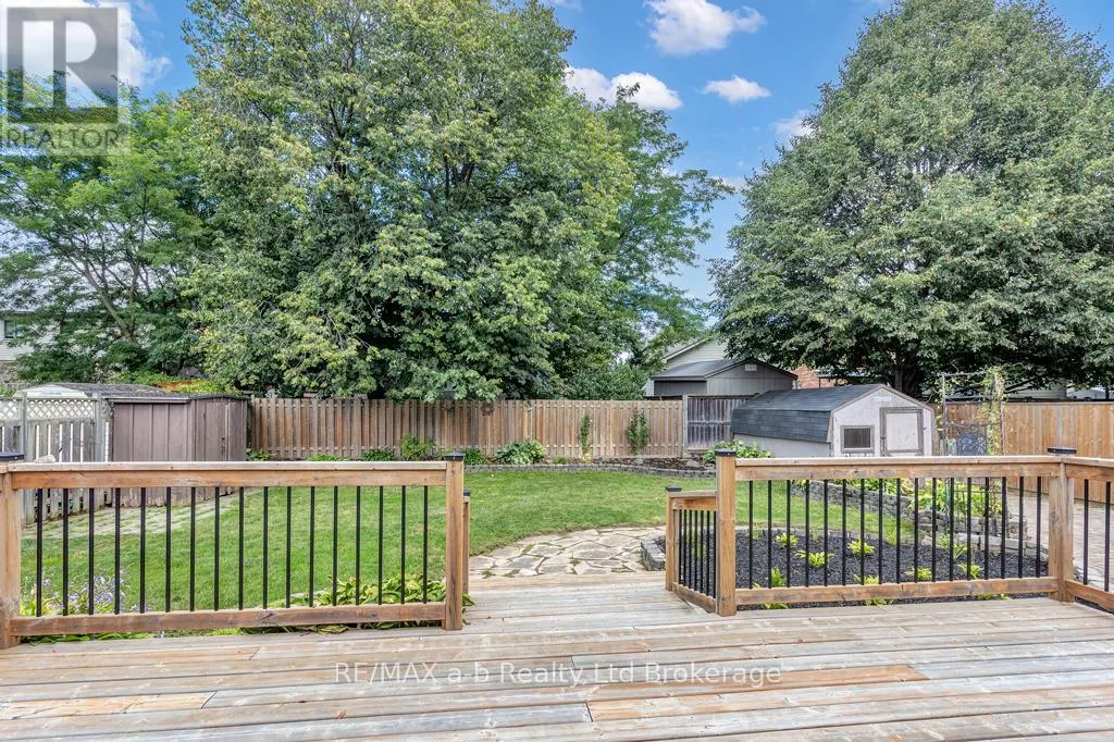 53 WOODLAND CRESCENT