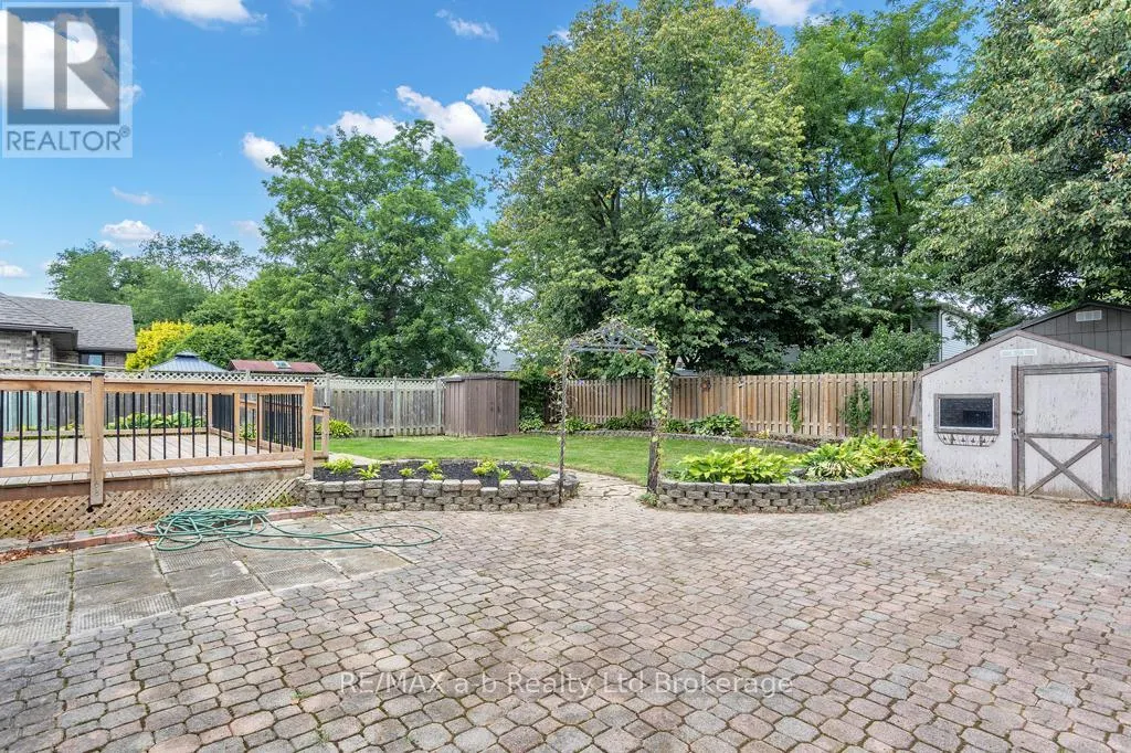 53 WOODLAND CRESCENT