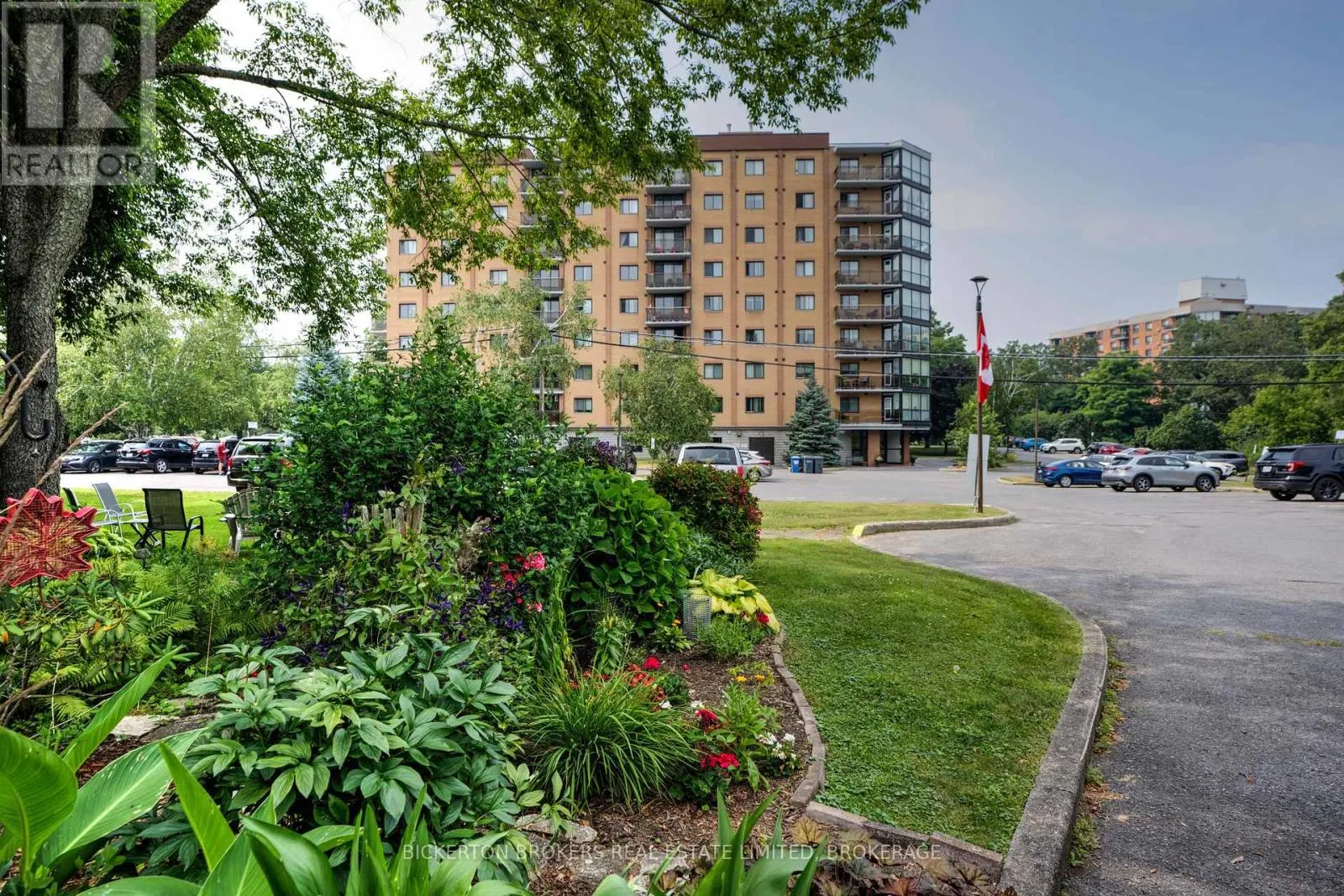 602 - 120 BARRETT COURT, #602