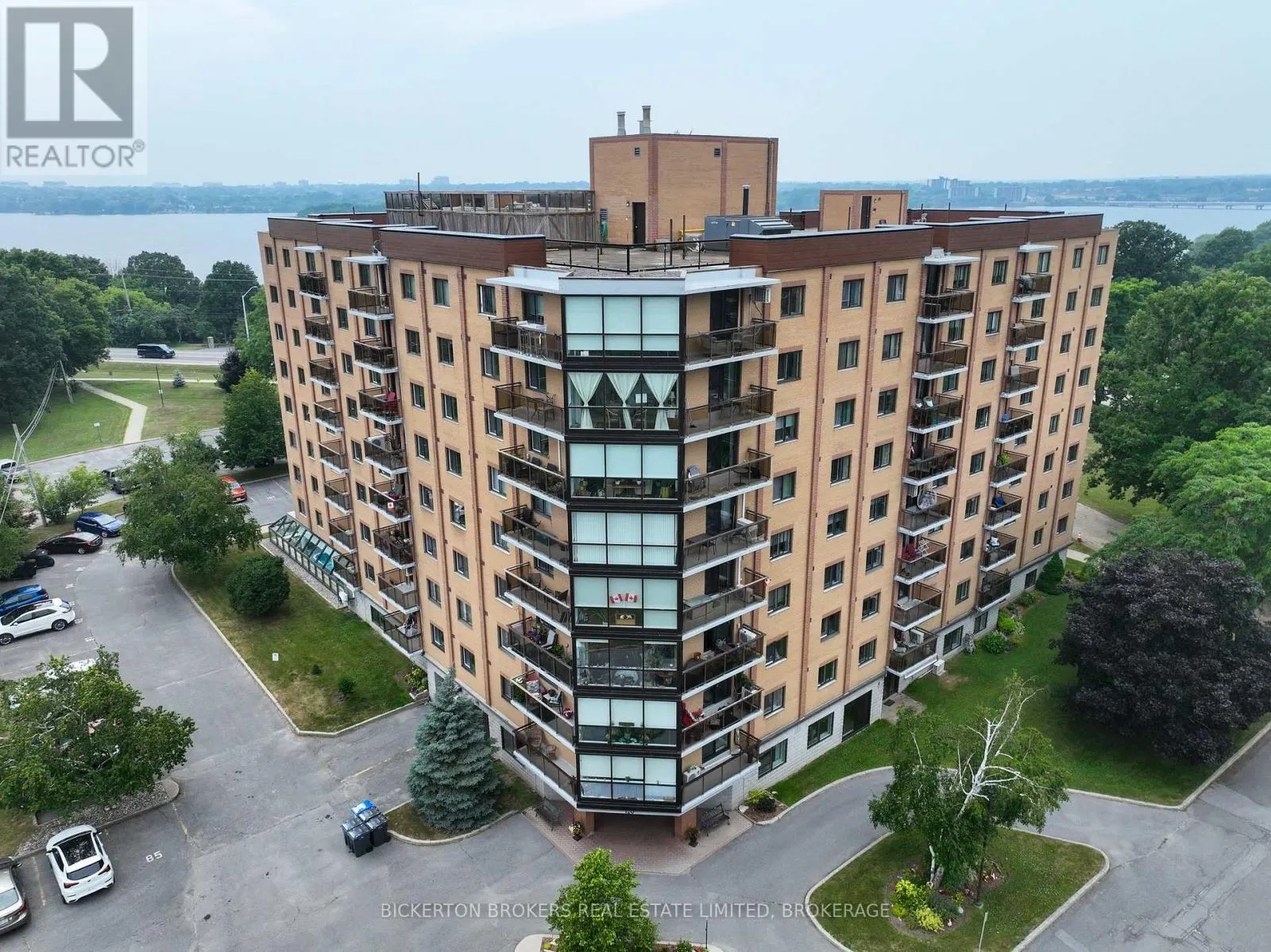 602 - 120 BARRETT COURT, #602