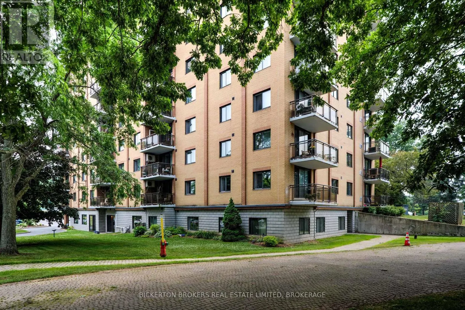 602 - 120 BARRETT COURT, #602