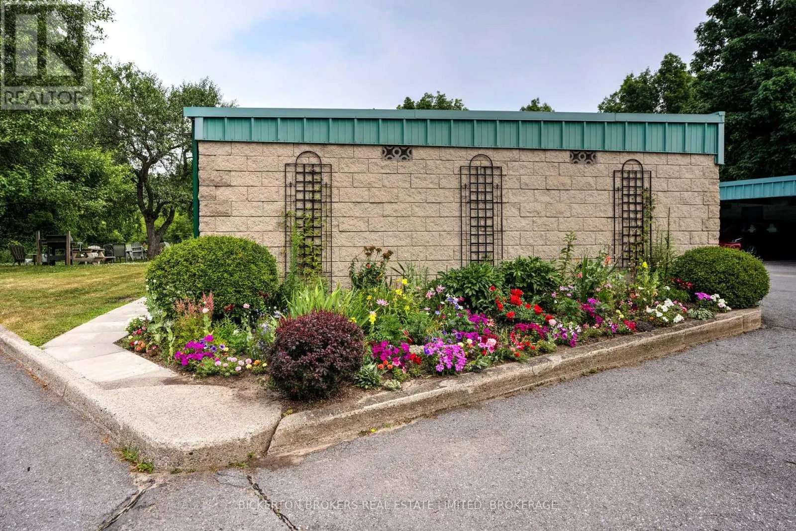 602 - 120 BARRETT COURT, #602