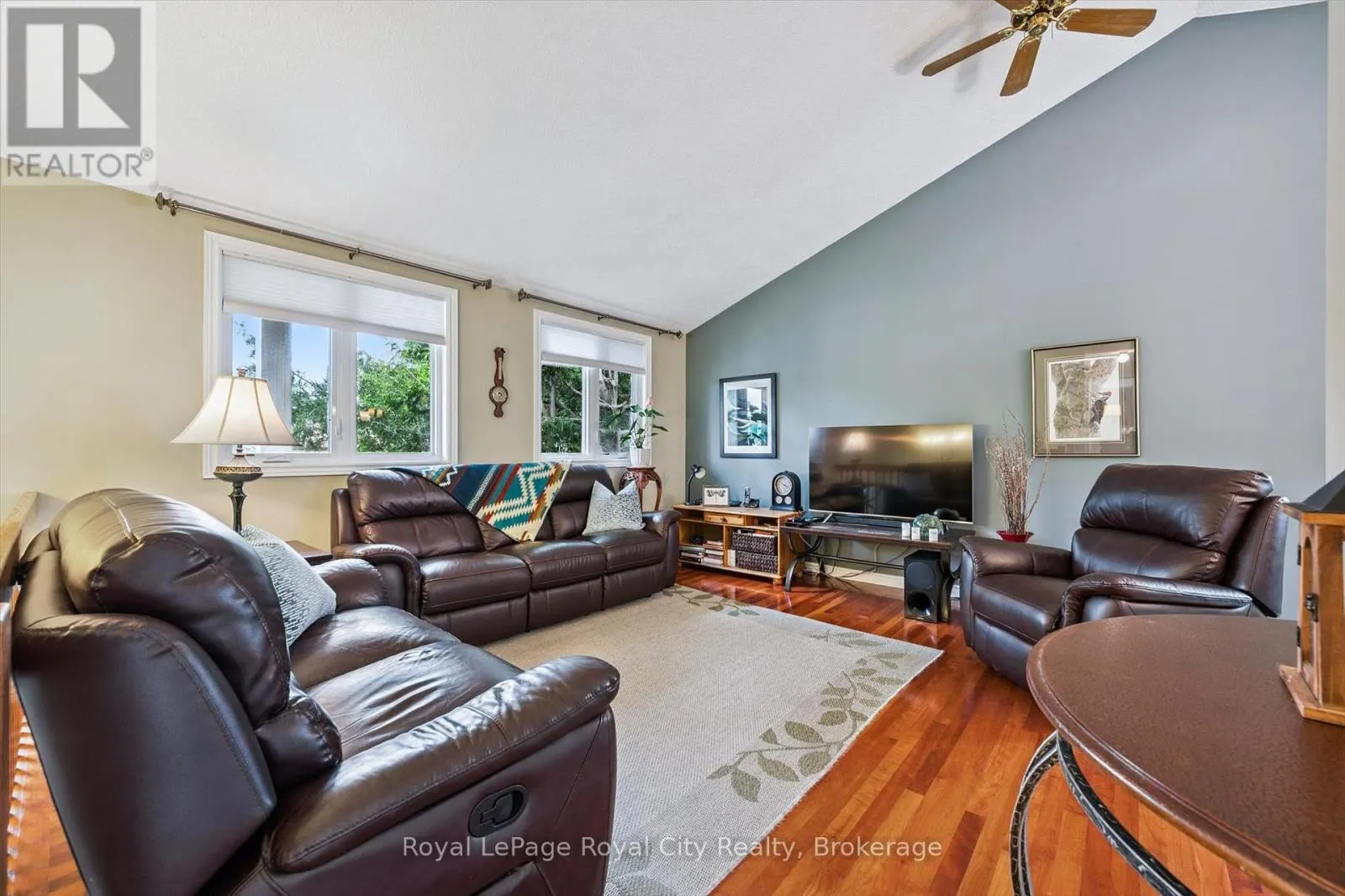 9 DUNHILL CRESCENT