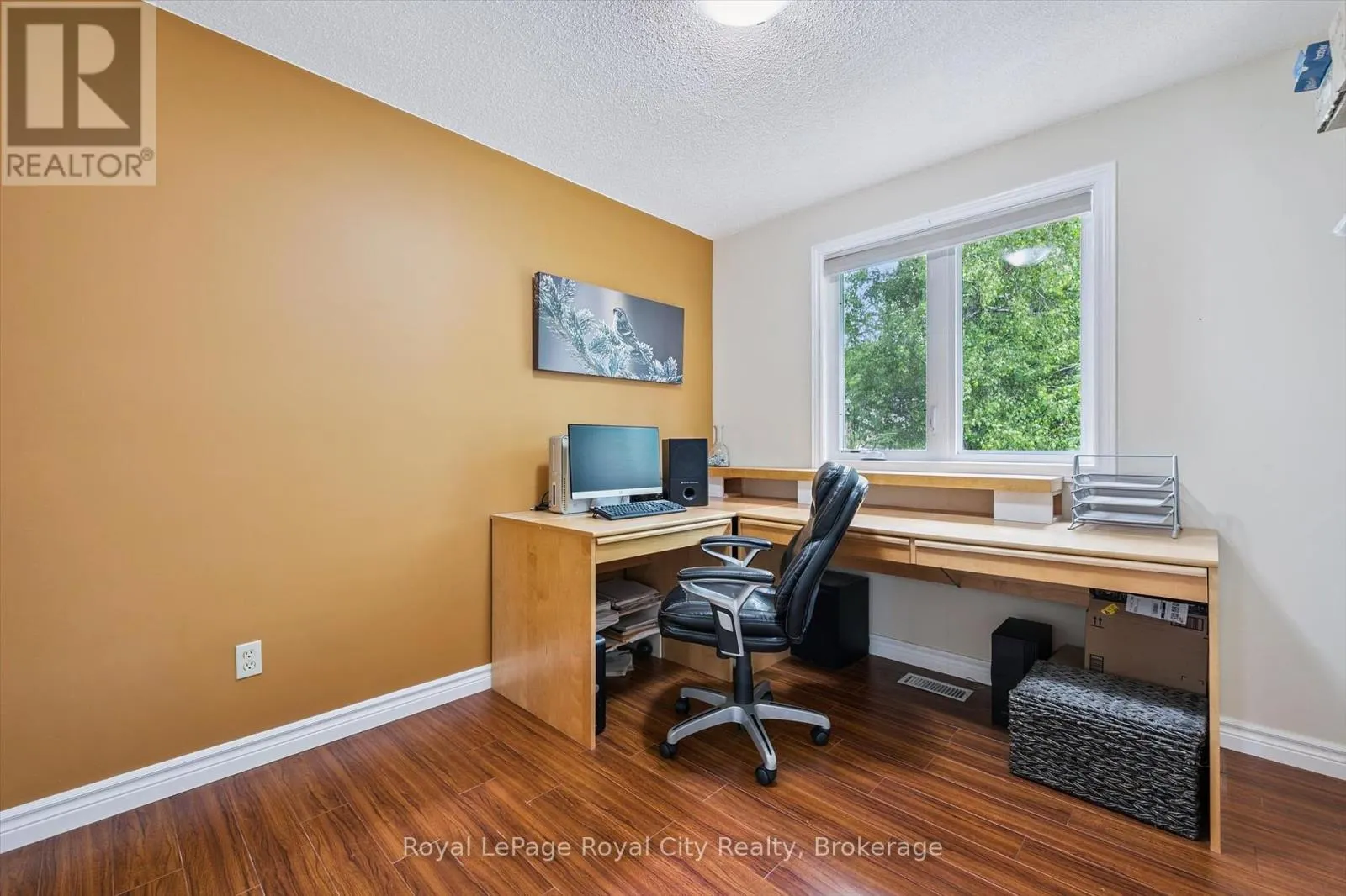 9 DUNHILL CRESCENT