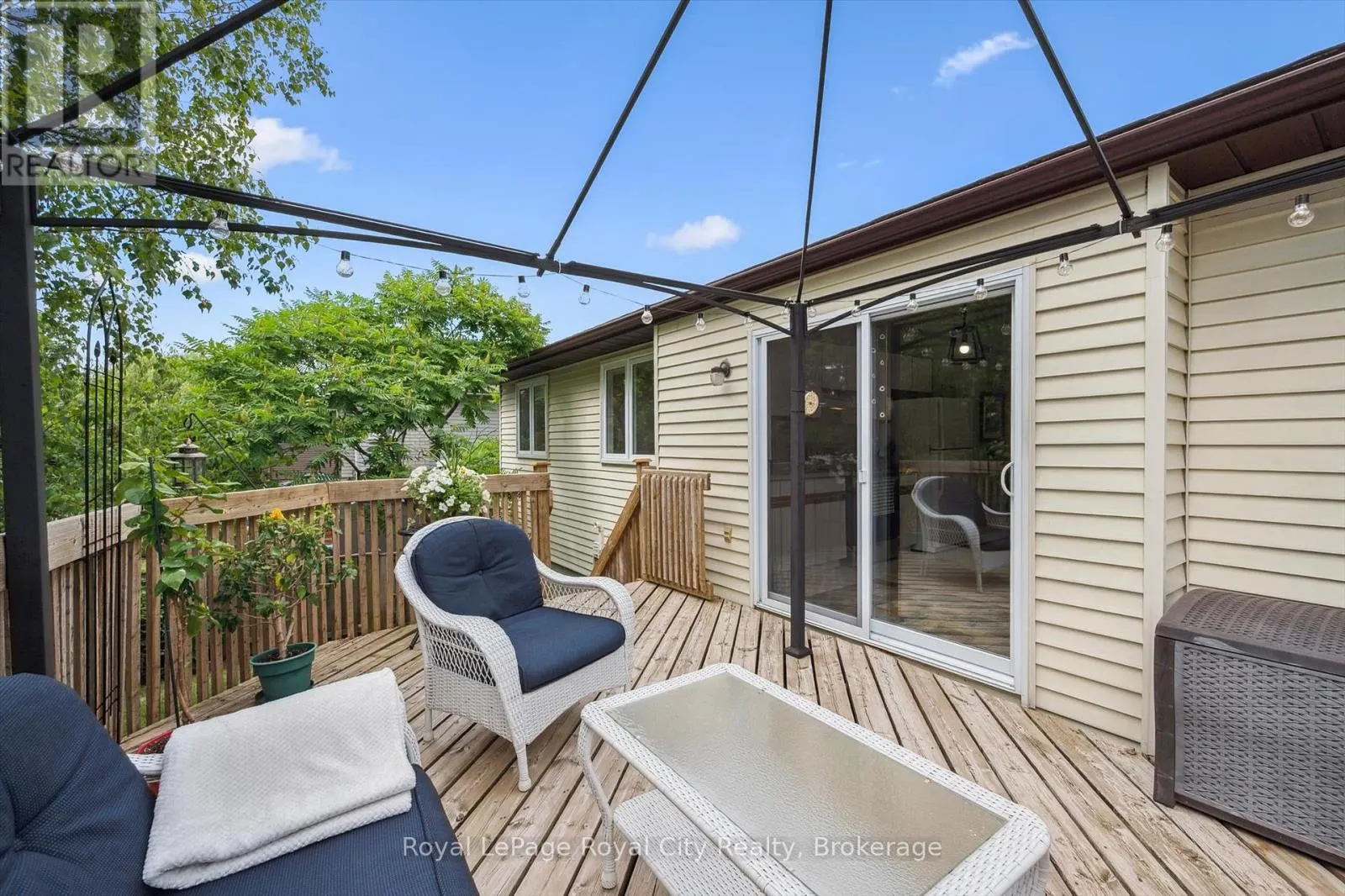 9 DUNHILL CRESCENT