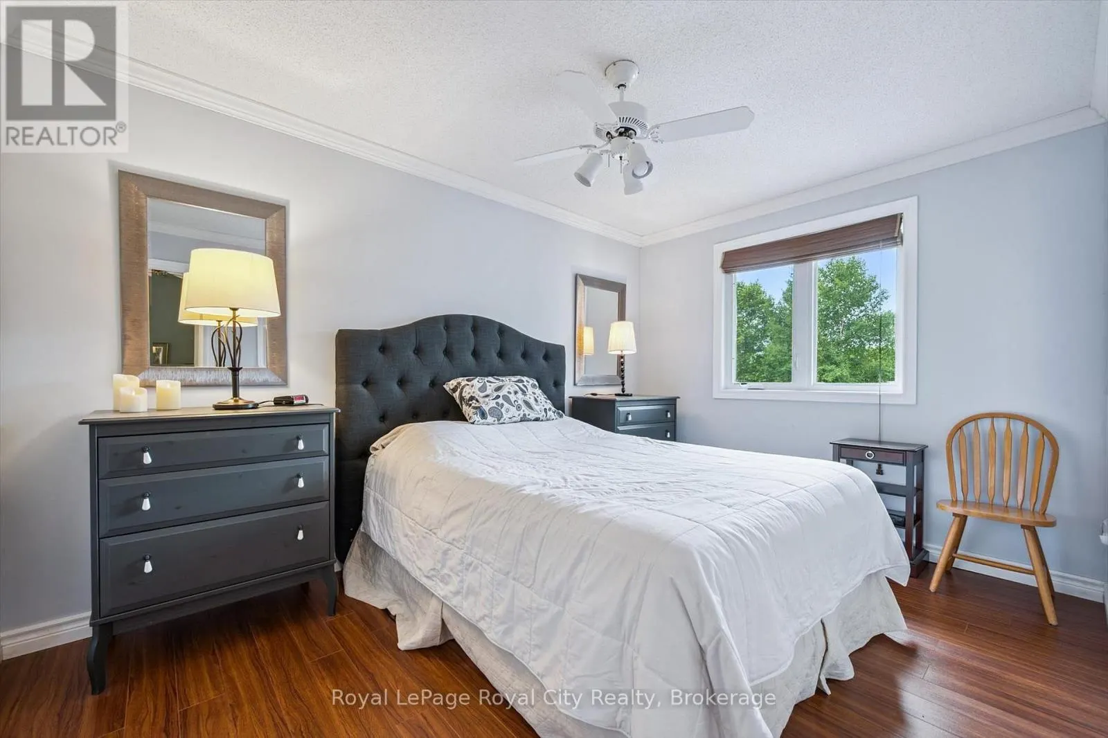 9 DUNHILL CRESCENT