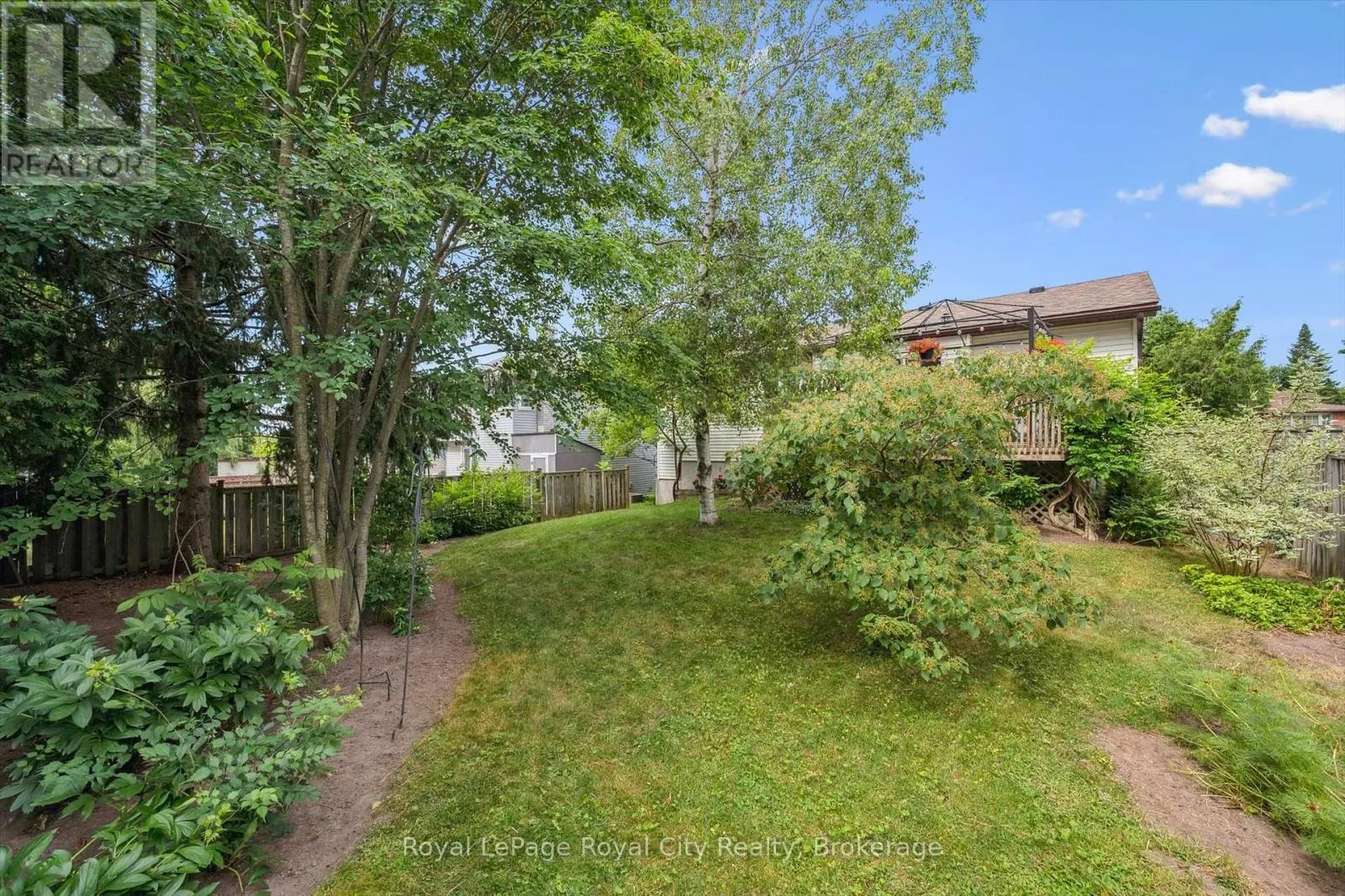 9 DUNHILL CRESCENT